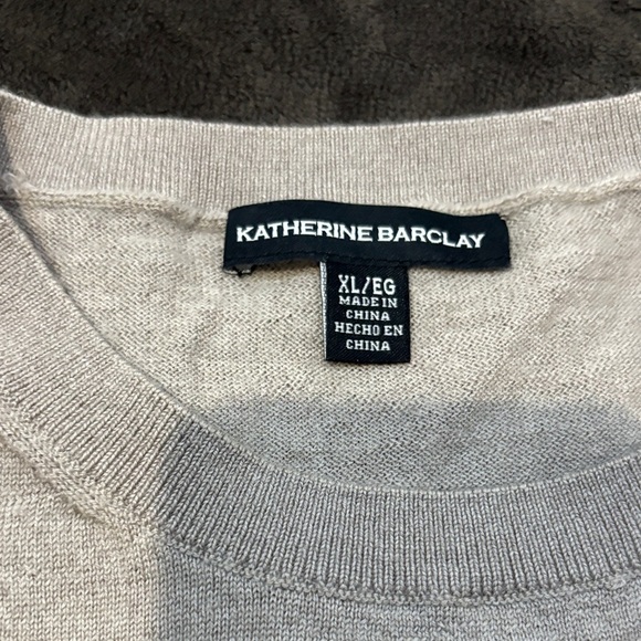 Katherine Barclay Men's Light Gray Crewneck Sweater - Picture 2 of 5